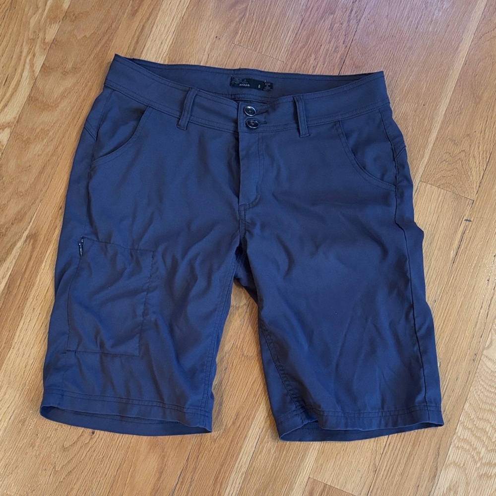 PrAna WoMen's Halle dark grey Shorts.
